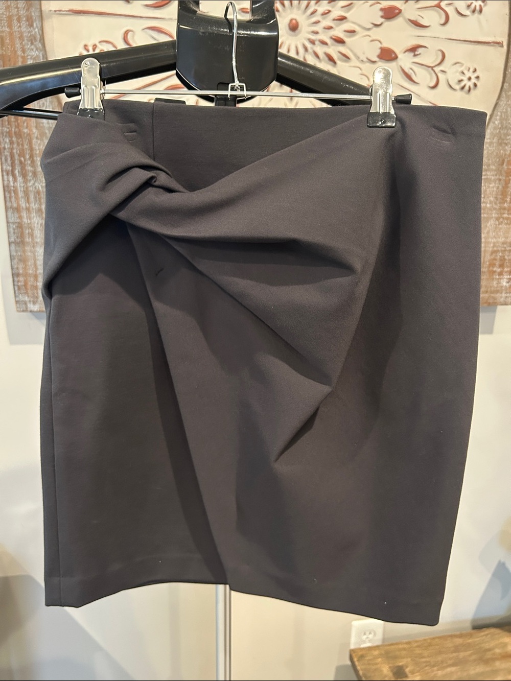 LOFT Black Twist-Front Skirt/ Size Small / Amazing Fabric / Like New!